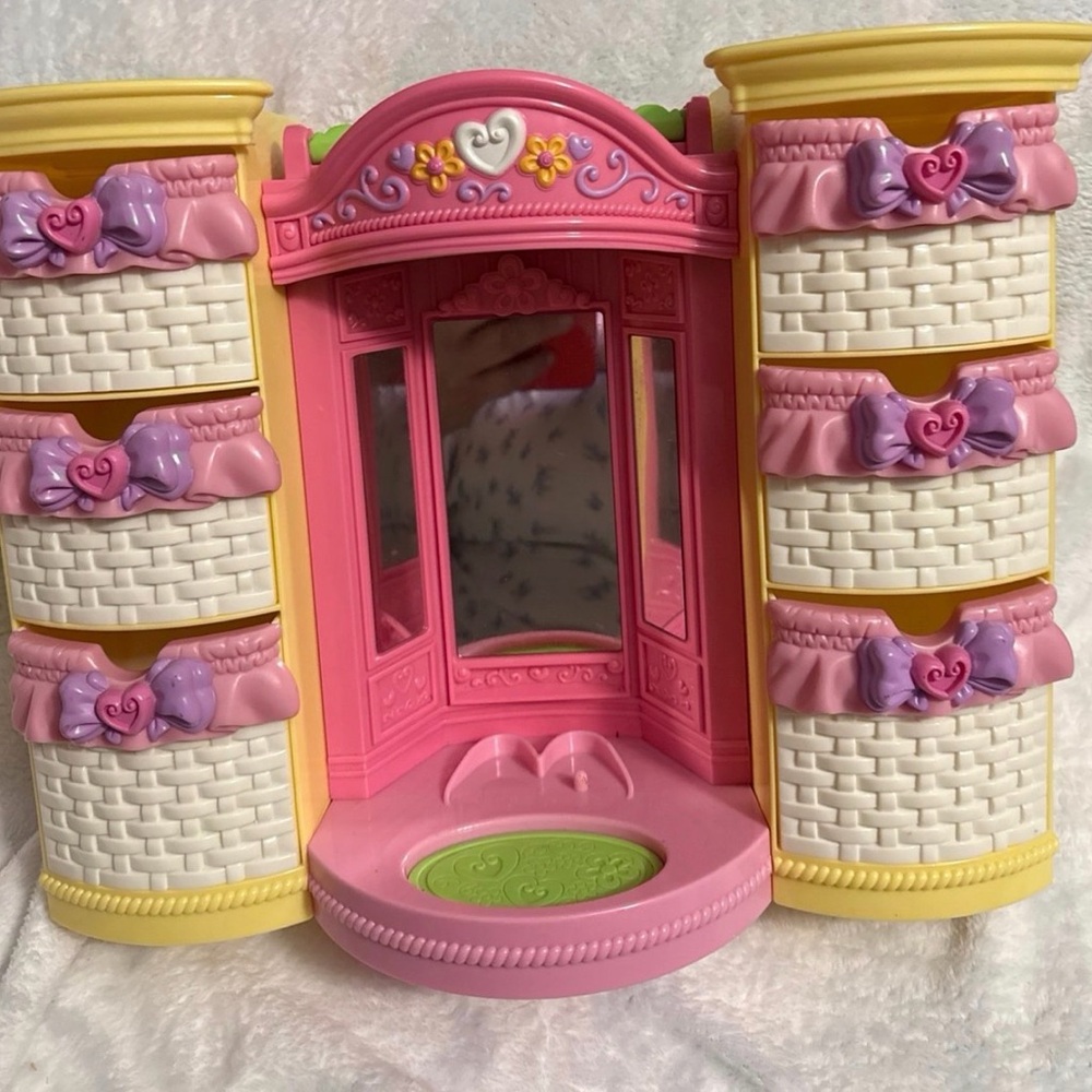 ISO!! Fisher-Price Snap n Style fashion wardrobe